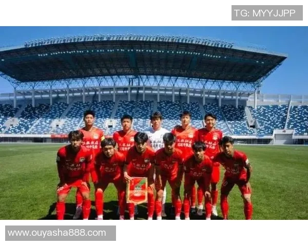 李宁足球明星队展现青春活力助力中国足球崛起新篇章